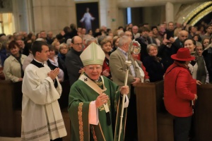 arcybiskup jędraszewski w sanktuarium jana pawła drugiego